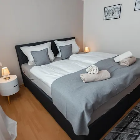 Mosel-Fachwerkhaus In Ediger-Eller - Charmant & Komfortabel, Naehe Calmont Klettersteig, Bis 5 Personen - 2 Schlafzimmer & Netflix Extérieur photo