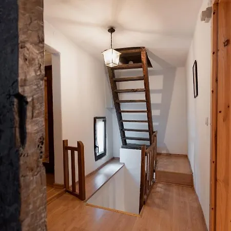 Mosel-Fachwerkhaus In Ediger-Eller - Charmant & Komfortabel, Naehe Calmont Klettersteig, Bis 5 Personen - 2 Schlafzimmer & Netflix Extérieur photo